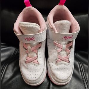 Nike Jordan Max Aura 5 - Girls  size 1.5y  (20.5 Cm). White with pink